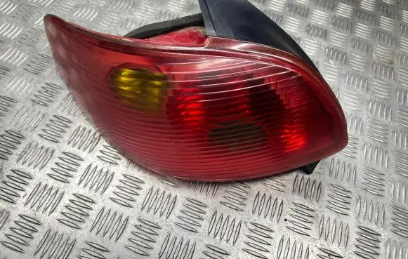 Peugeot 206 Rear/tail lights 2531