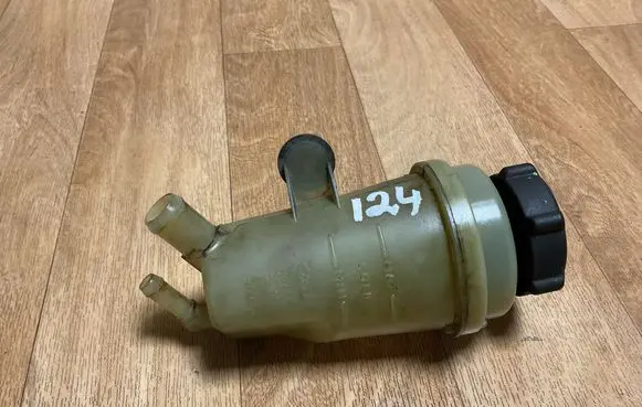 Ford Focus Power steering fluid tank/reservoir 98AG3R700