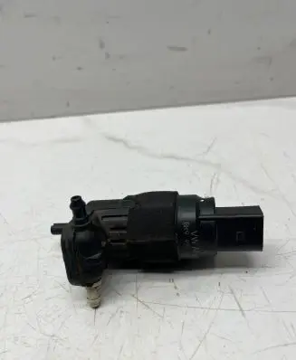 Audi A4 S4 B8 8K Windscreen/windshield washer pump 8K9955647