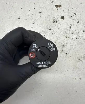 Opel Insignia A Passenger airbag on/off switch 13577258