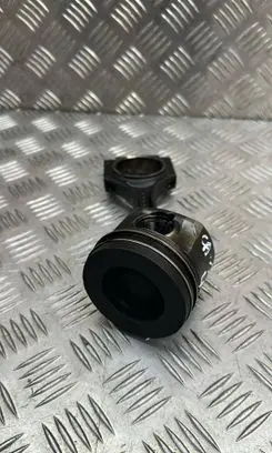 Mini Cooper Countryman R60 Piston with connecting rod 543