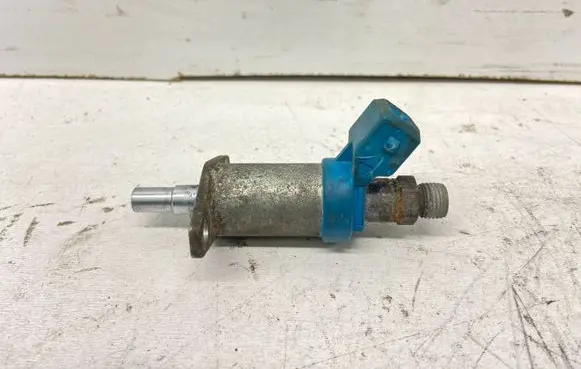Mercedes-Benz S W126 Fuel injector A0000714737 0000714737 BOSCH