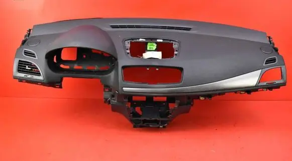 Renault Megane III Dashboard 681000021R