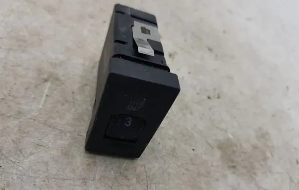 Volkswagen PASSAT B5 Seat heating switch 3B0963564C