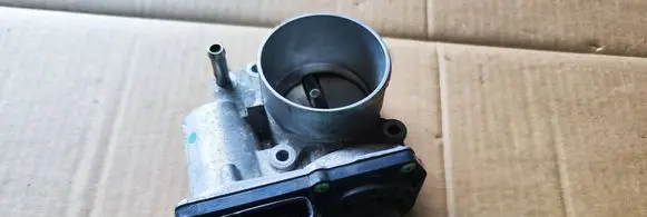 Toyota Auris E180 Engine shut-off valve 220300T110