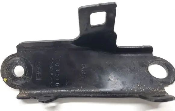 Ford Focus Radiator mount bracket JX616A029