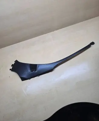 Porsche Macan (95B) Fender end trim 95B807174A
