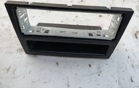 Opel Vivaro Radio/GPS head unit trim 