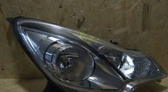 Citroen DS3 Headlight/headlamp 9673814380