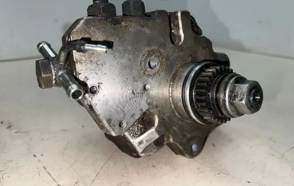 Mercedes-Benz B W245 Fuel injection high pressure pump A6400700701 0445010120 14128H3E536B