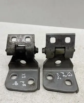BMW X3 E83 Front door lower hinge A046574 0608 3402820