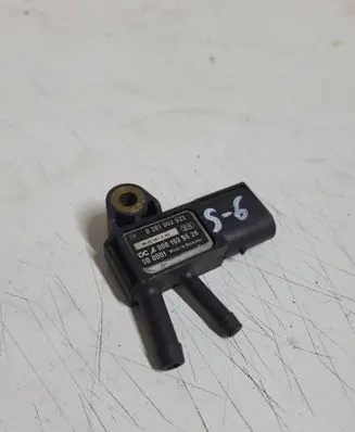 Mercedes-Benz E W211 Exhaust gas pressure sensor A0061539528 0281002925