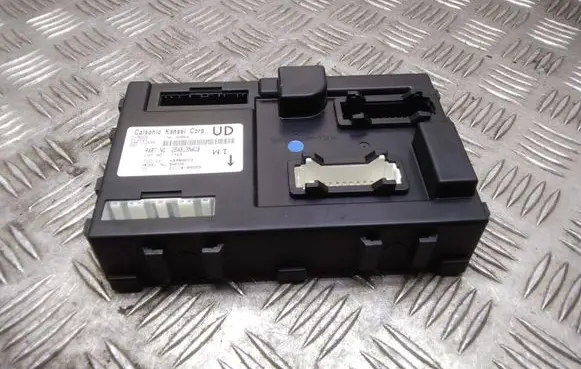 Nissan Leaf I (ZE0) Comfort/convenience module 2111BBN009 FLN002 284B13NA0B