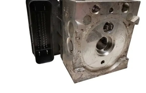 Volvo XC70 ABS Pump 31261142 000404974D0 10092604043