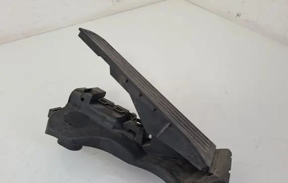 Volkswagen PASSAT B6 Accelerator throttle pedal 1K1721503L