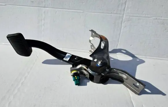 KIA Sportage Brake pedal 32800D3105