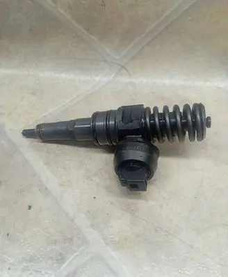 Volkswagen Caddy Fuel injector 038130080BX
