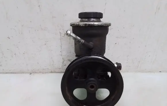 Toyota Avensis T250 Power steering pump
