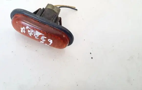 Renault Megane I Front fender indicator light 7700847333