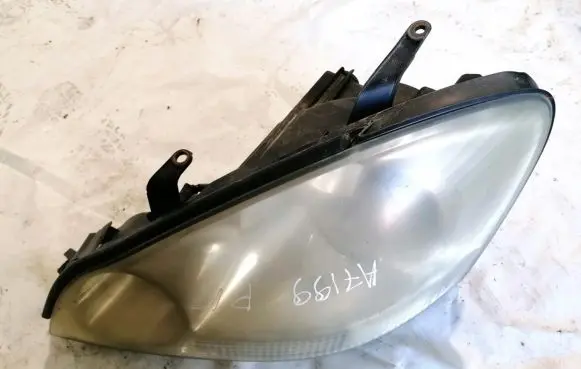 Toyota Avensis Verso Headlight/headlamp