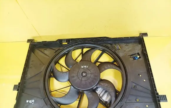 Mercedes-Benz A W169 Electric radiator cooling fan 1137328300 A198203642