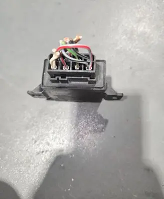 Volkswagen Golf V Tow bar relay 5C002A 020712
