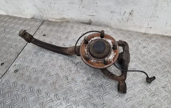 Chrysler 300 - 300C Front wheel hub 04782705AB