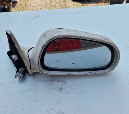 Mazda 626 Front door electric wing mirror E13010519
