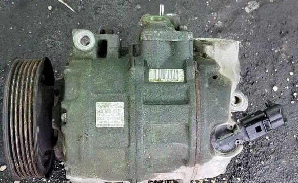 Volkswagen Golf V Air conditioning (A/C) compressor (pump) 1K0820803F