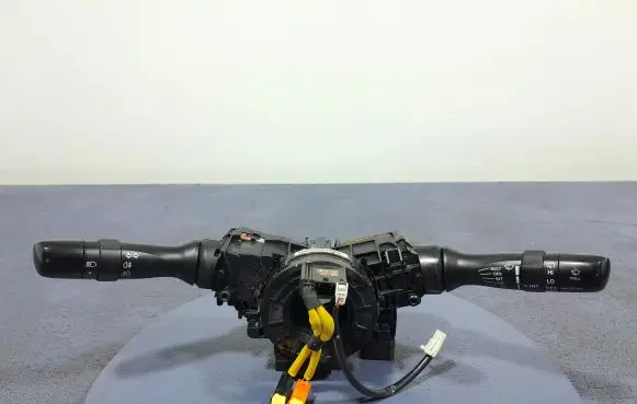 Toyota Prius (NHW20) Other switches/knobs/shifts 42100-17F220