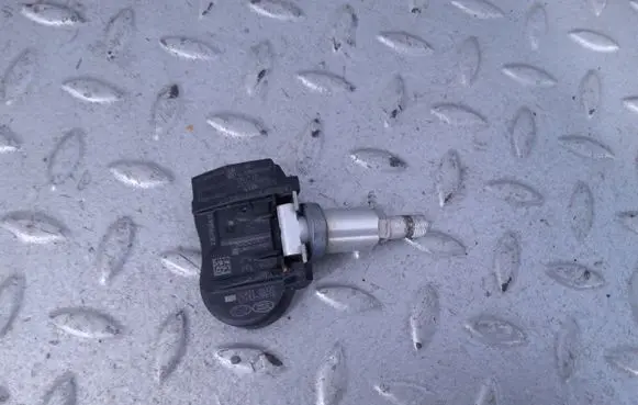 KIA Ceed Tire pressure sensor 529333N100 529332M650