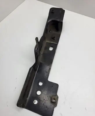 Audi Q7 4L Fender mounting bracket 4L0805698