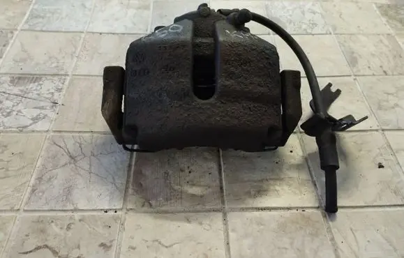Seat Altea XL Front brake caliper