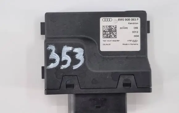 Audi A5 Fuel injection pump control unit/module 8W0906093F