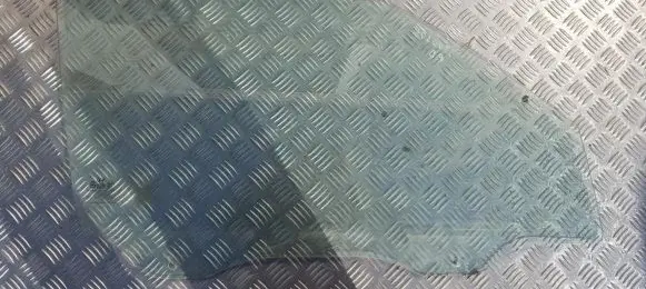 Hyundai Tucson JM Front door window glass four-door