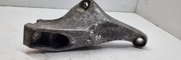 Audi A4 S4 B7 8E 8H Engine mounting bracket 8E0199307S