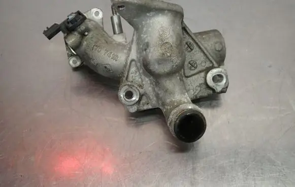 Nissan Juke I F15 EGR valve line/pipe/hose