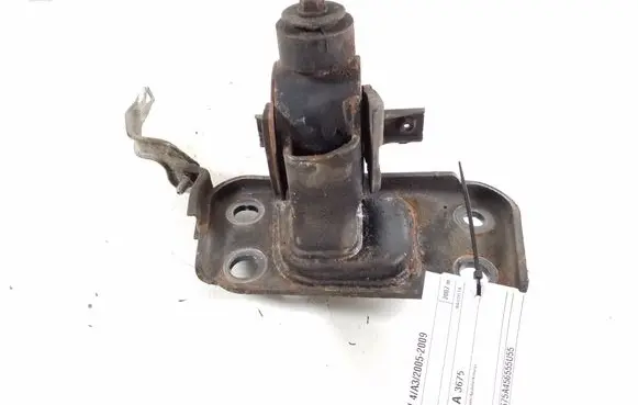 Toyota RAV 4 (XA30) Engine mount bracket 12372-26010