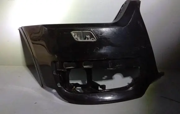 Audi Q3 8U Front bumper corner part panel trim 8U0807438B 8u0807438r