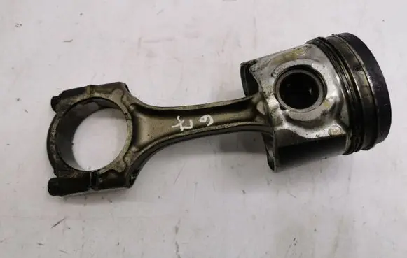 Toyota RAV 4 (XA20) Piston with connecting rod