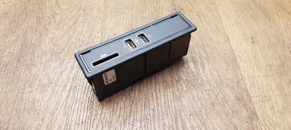 Mercedes-Benz C W205 USB socket connector A2058200526