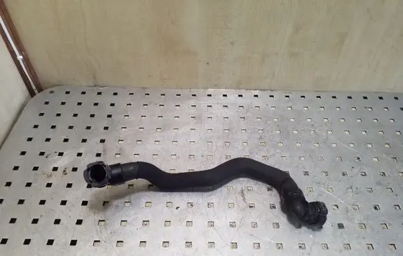Peugeot 3008 I Engine coolant pipe/hose