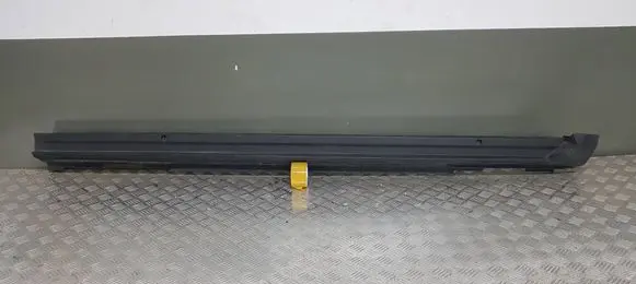 Toyota Yaris XP210 Sill 7585152120