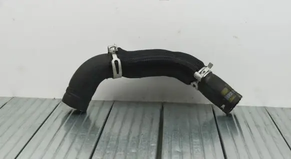 Ford Kuga II Engine coolant pipe/hose