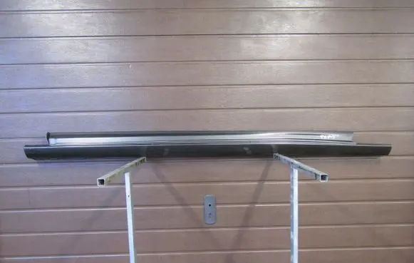 Front sill (body part)