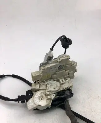 Audi Q7 4M Rear door lock 4M0839015L