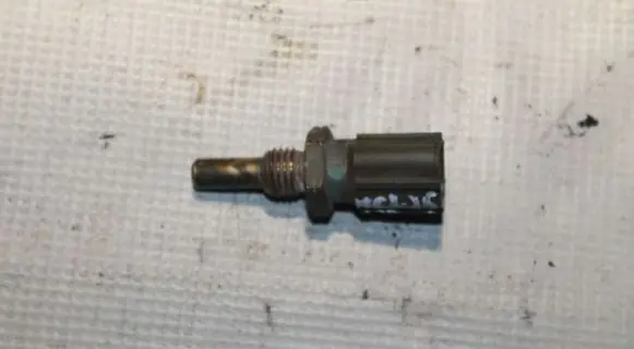 Volvo XC90 Coolant level sensor 8653103
