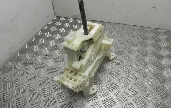Hyundai Kona I Gear shifter/selector 46700J9940