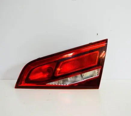 Tailgate rear/tail lights