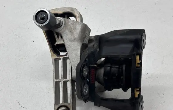 Volvo S60 Engine mount bracket 31686885 31430470 AD7VM4
